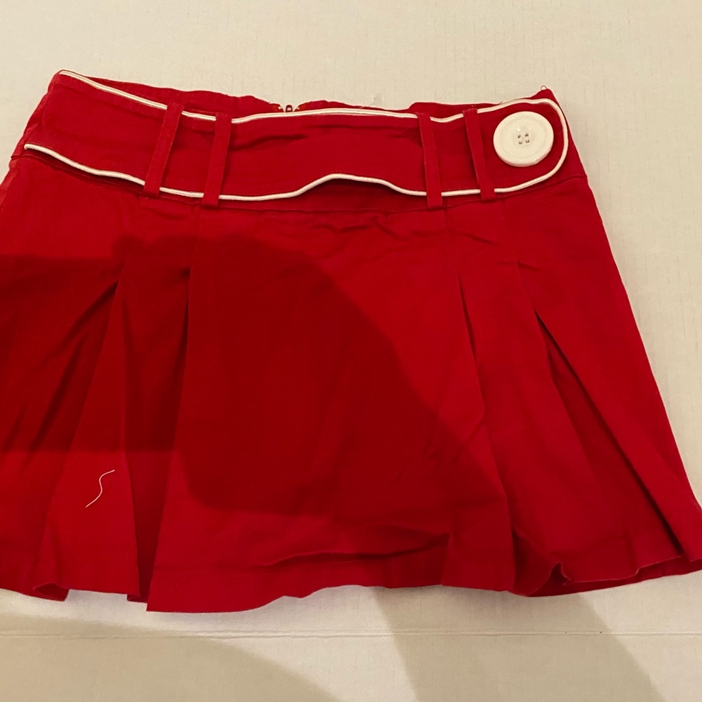 Loia girls red skirt with box pleats size M